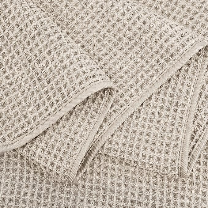 POLYTE 430 GSM Microfiber Oversize Quick Dry Lint Free Bath Towel, 60 x 30 in, 4 Pack (Waffle Weave)