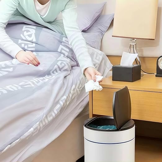 Garbage Can with Lid, Intelligent Sensor Opening and Closing, Small Garbage Can for Living Room, Bedroom, Kitchen and Bathroom (1, White)