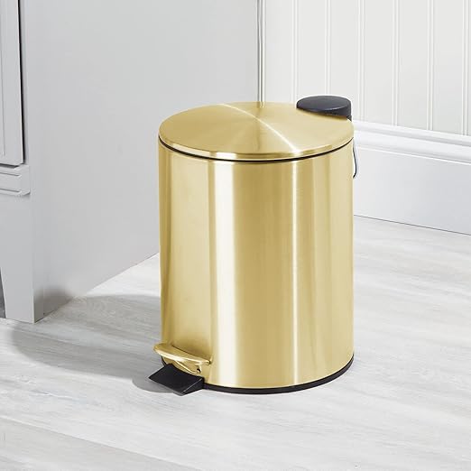 mDesign Metal 1.3 Gallon/5 Liter Round Step Trash Wastebasket, Garbage Container Bin with Lid for Bathroom, Powder Room, Bedroom, Kitchen, Craft Room, Office - Removable Liner Bucket - Soft Brass