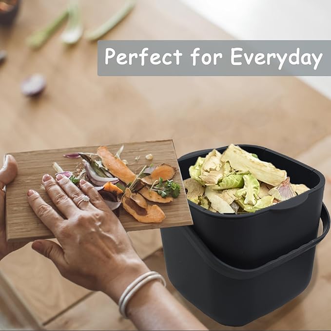 4-Liter Kitchen Compost Bin with Handles for Countertop Food Scrap Collection.Black-4L-US