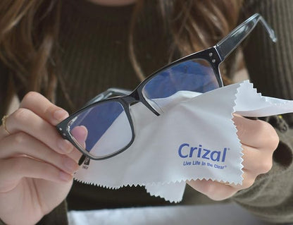Crizal Eyeglass Lens Cleaning Kit – 1 Pack (2oz Spray + Microfiber Cloth) – Designed & Tested for AR-Coated Lenses – Complete Lens Care System