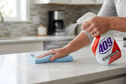 409 All Purpose Cleaner Spray, 32 Fl Oz Multi-Surface Antibacterial Kitchen Degreaser, Kills 99.9% of Germs Including COVID-19 Virus, Multipurpose Disinfectant Spray Bottle + Microfiber Cloth