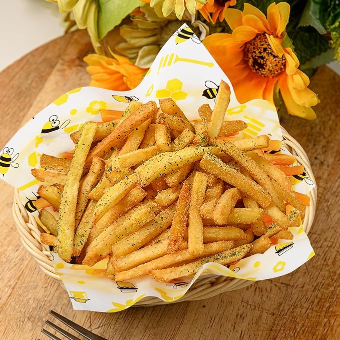 GeeRic 100 Pcs Wax Paper Sheets for Food, 7 * 7 Inch Bee Day Wax Paper Sandwich Wrap Deli Wraps, Oil-Proof Picnic Basket Liners with Bee Pattern for Memorial Day