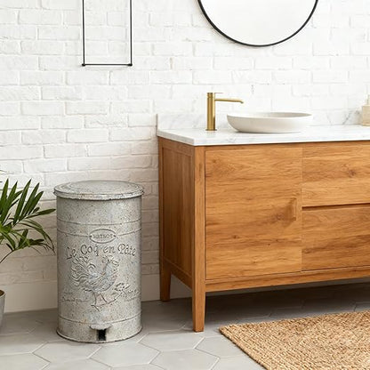Rustic Farmhouse Decor Trash Can with Lid and Pedal Retro Handmade Distressed Design Rooster Pattern Round Garbage Cans Recycling Waste Bin for Home Patio Yard Bathroom Kitchen Garden Living Room Park