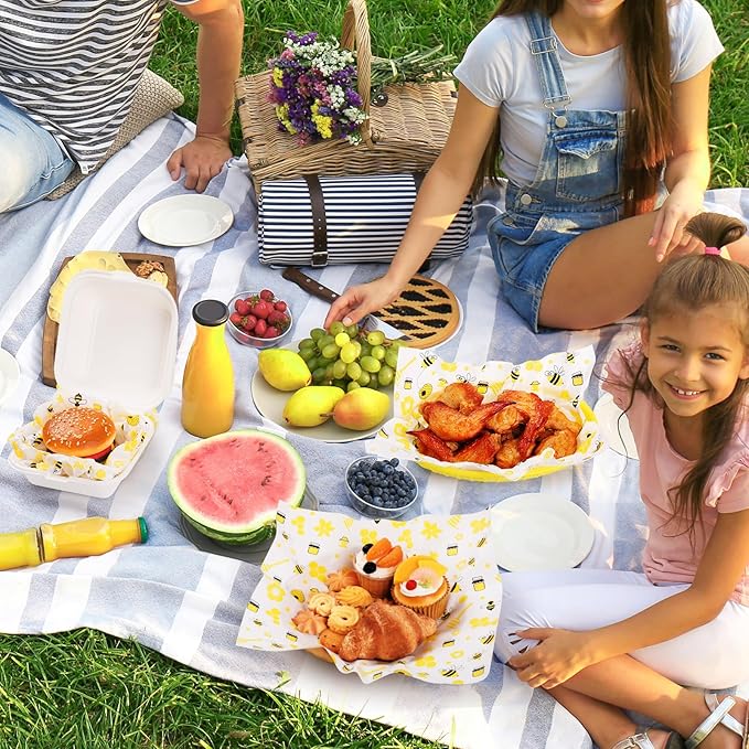 GeeRic 100 Pcs Wax Paper Sheets for Food, 12 * 12 Inch Bee Day Wax Paper Sandwich Wrap Deli Wraps, Oil-Proof Picnic Basket Liners with Bee Pattern for Memorial Day