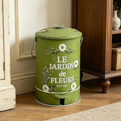 Rustic Farmhouse Decor Trash Can with Lid and Pedal Retro Handmade Distressed Design Pattern Round Garbage Cans Recycling Waste Bin for Home Patio Yard Bathroom Kitchen Garden Living Room Green