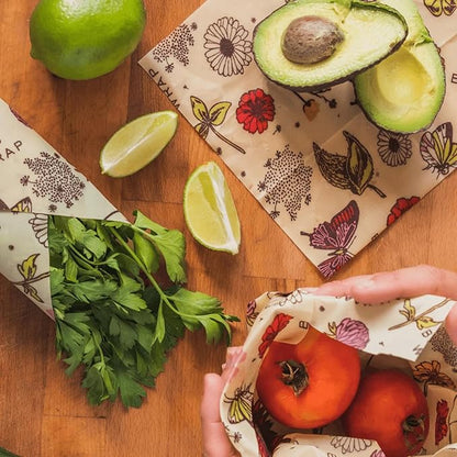 Bee's Wrap Beeswax Wraps for Food - Assorted 5 Pack of Beeswax Wraps - 2 Large & 3 Medium Wrap - Plastic Free Made in USA Reusable Natural Food Wrap - Meadow Magic Print